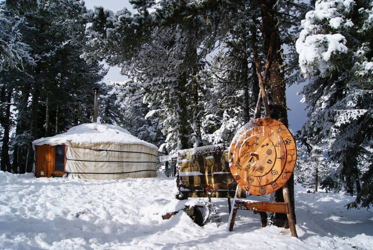 Nuit en cabane trappeur, tipi, yourte en Ariège